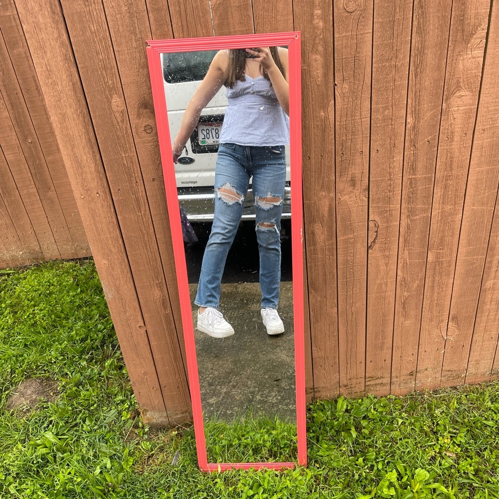 very comfortable jeans that looks fabulous on the booty 😅 size 24 in the waist